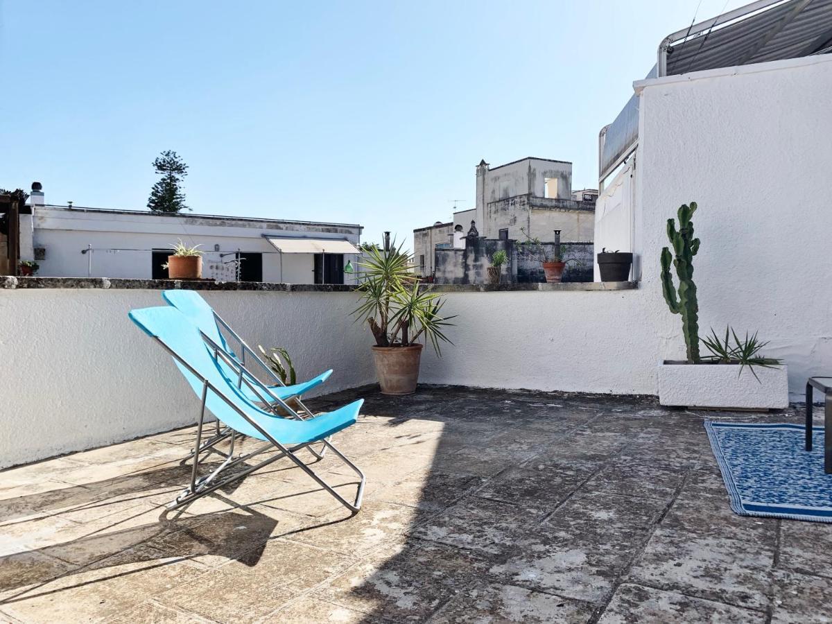 Upstairs - Lazy Terrace Vila Lecce Exterior foto