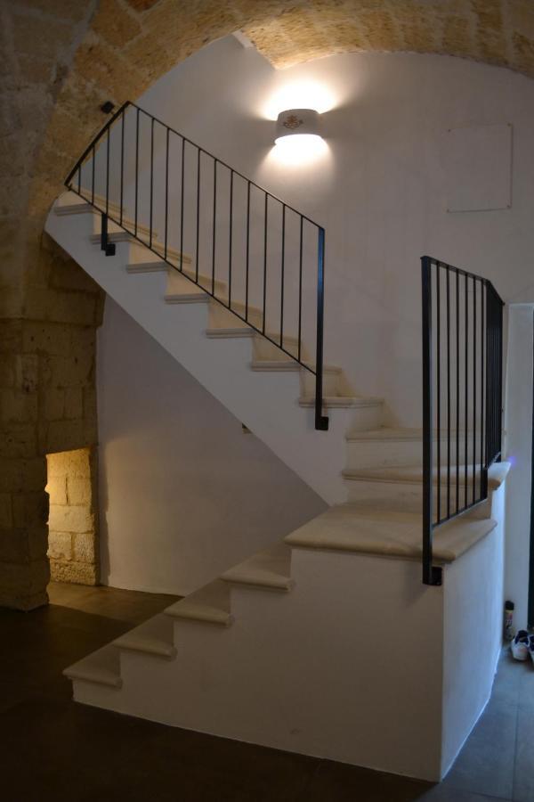Upstairs - Lazy Terrace Vila Lecce Exterior foto